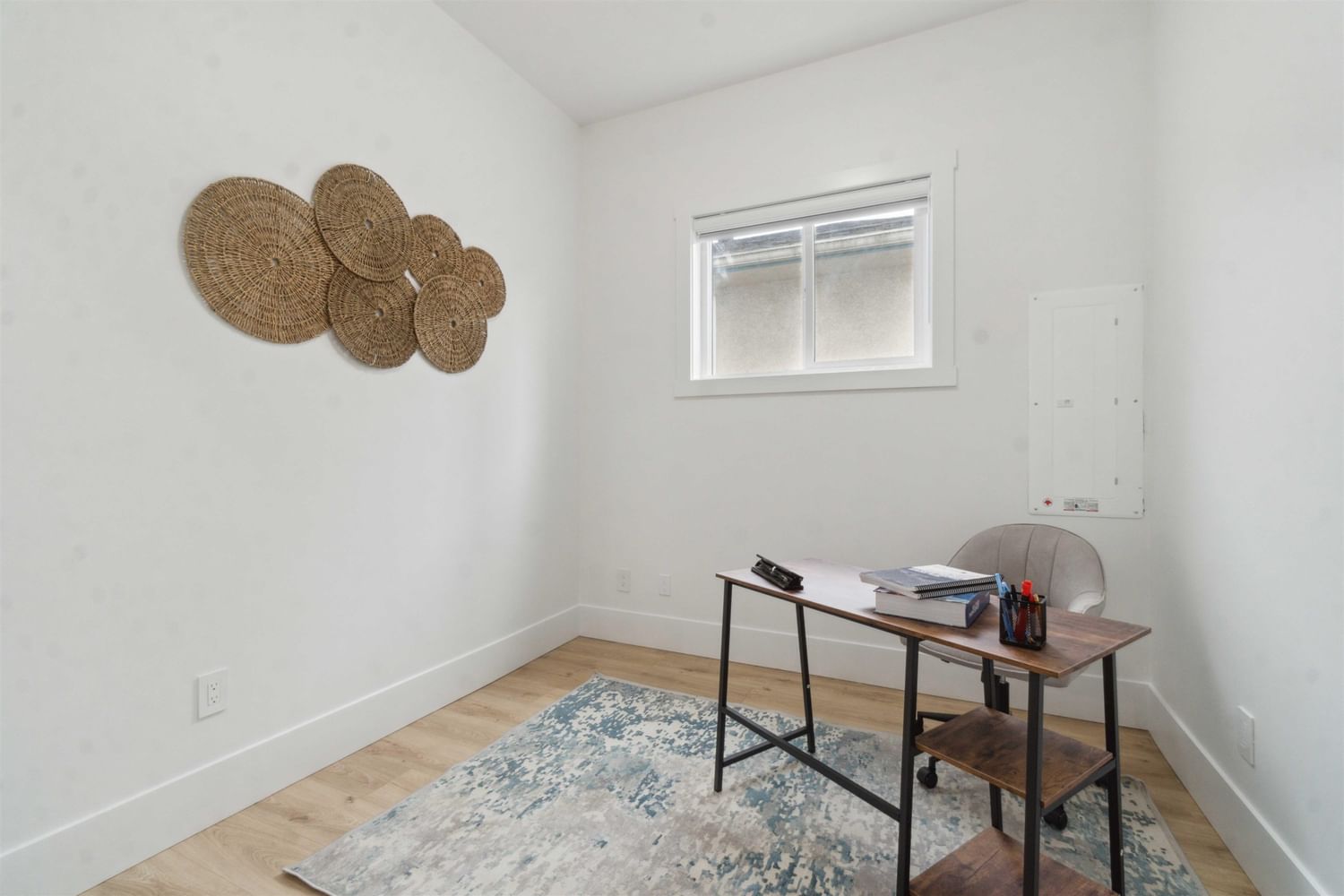 Listing Image 9