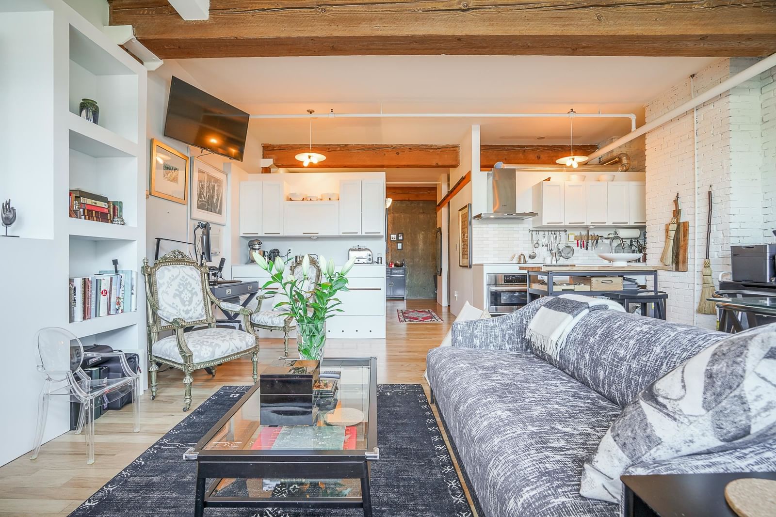 Listing Image 10