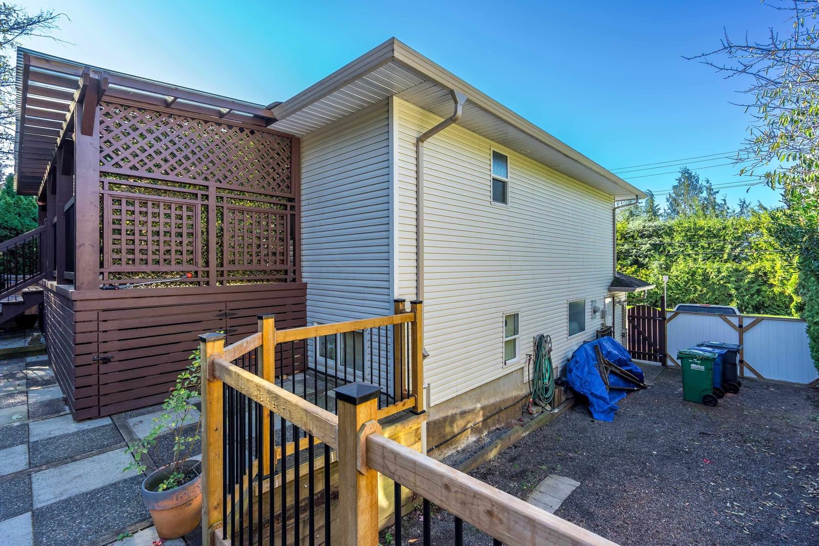 Listing Image 4