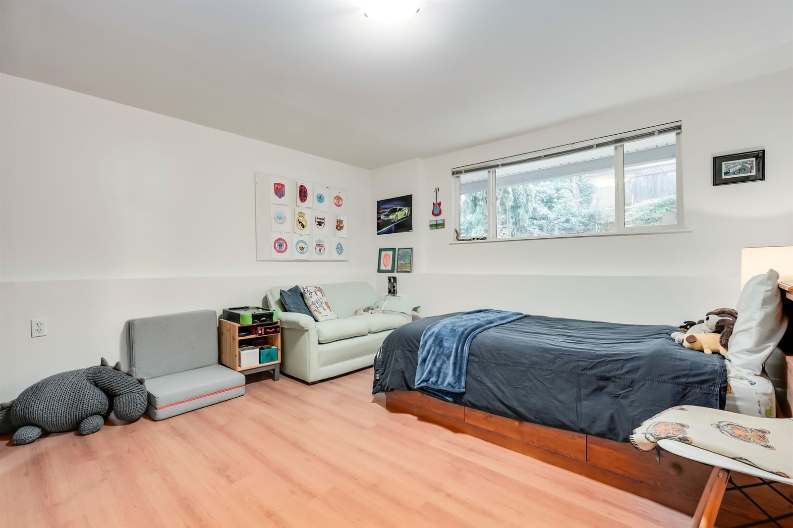 Listing Image 18