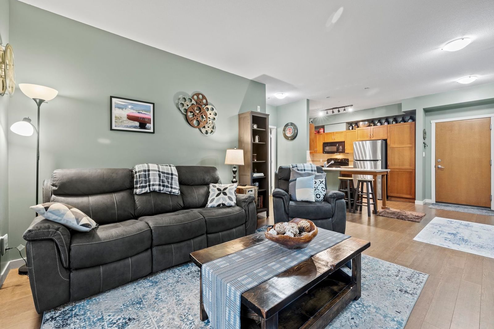 Listing Image 12
