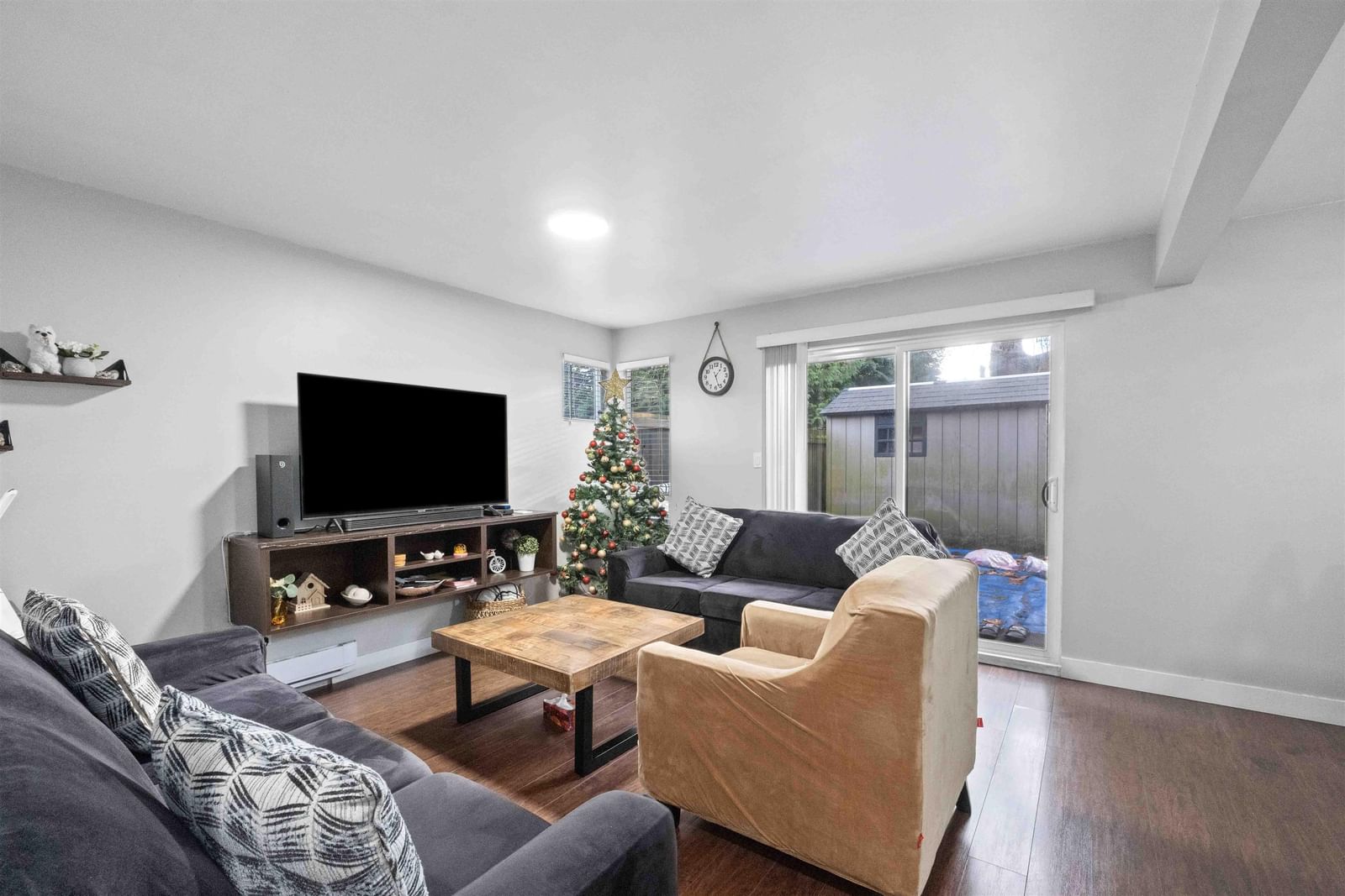 Listing Image 9