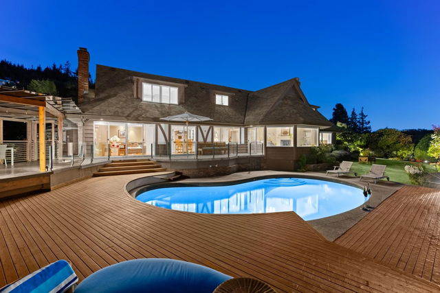 1110 Highland Place