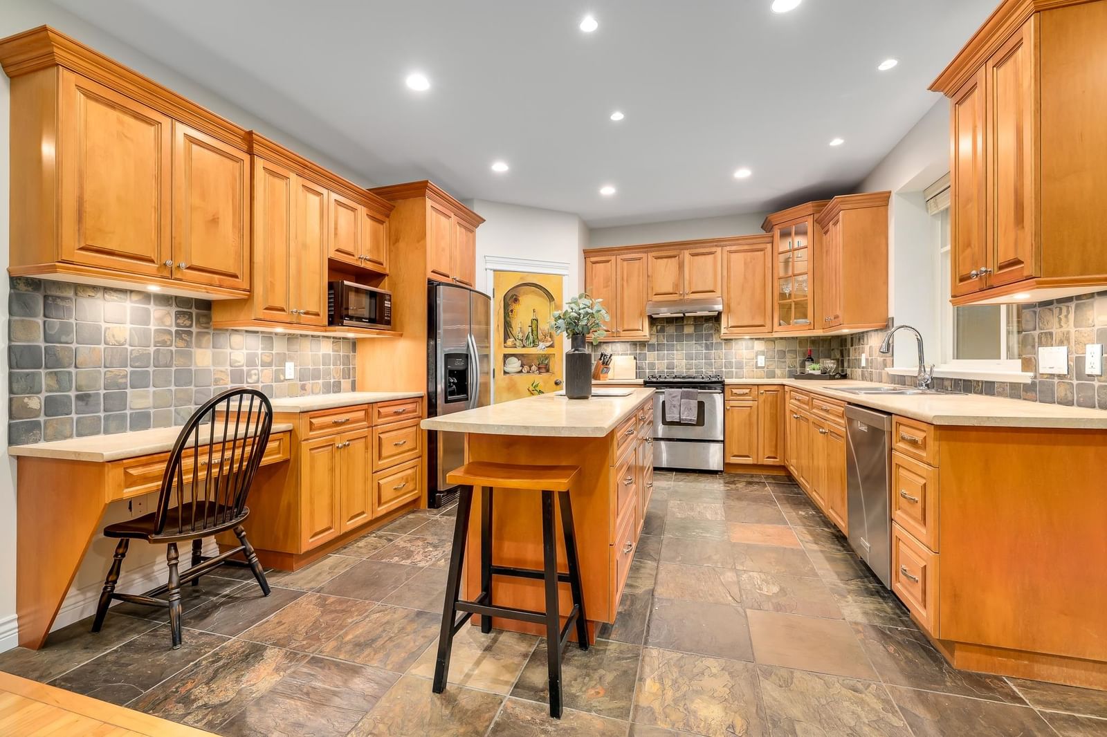 Listing Image 10