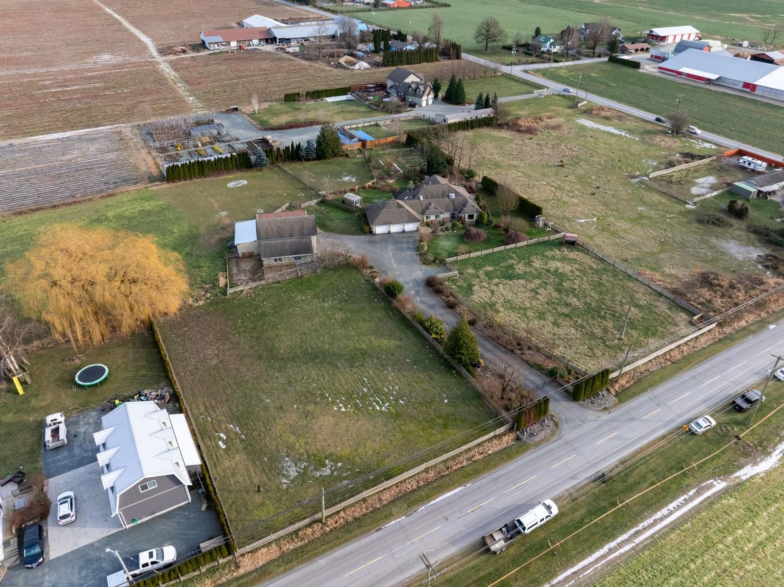 Listing Image 4