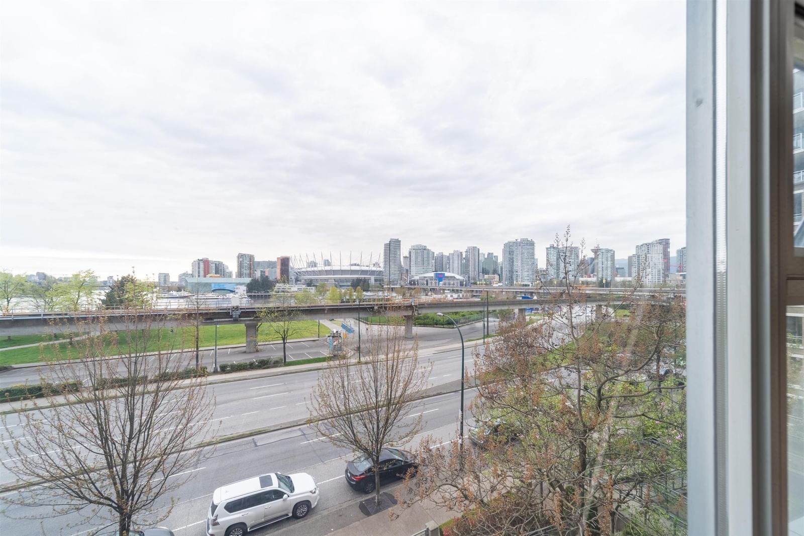 Listing Image 20