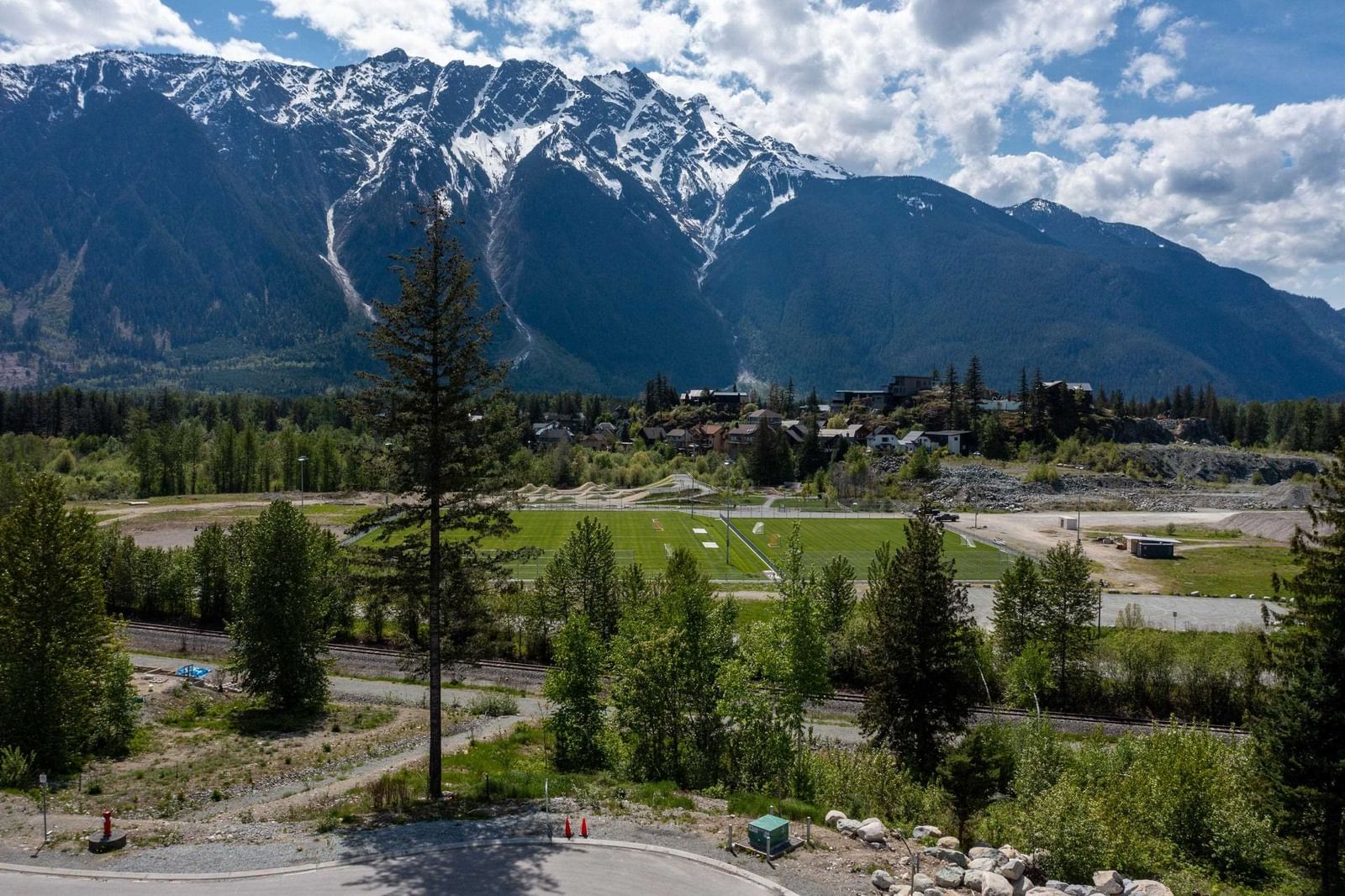 Listing Image 8