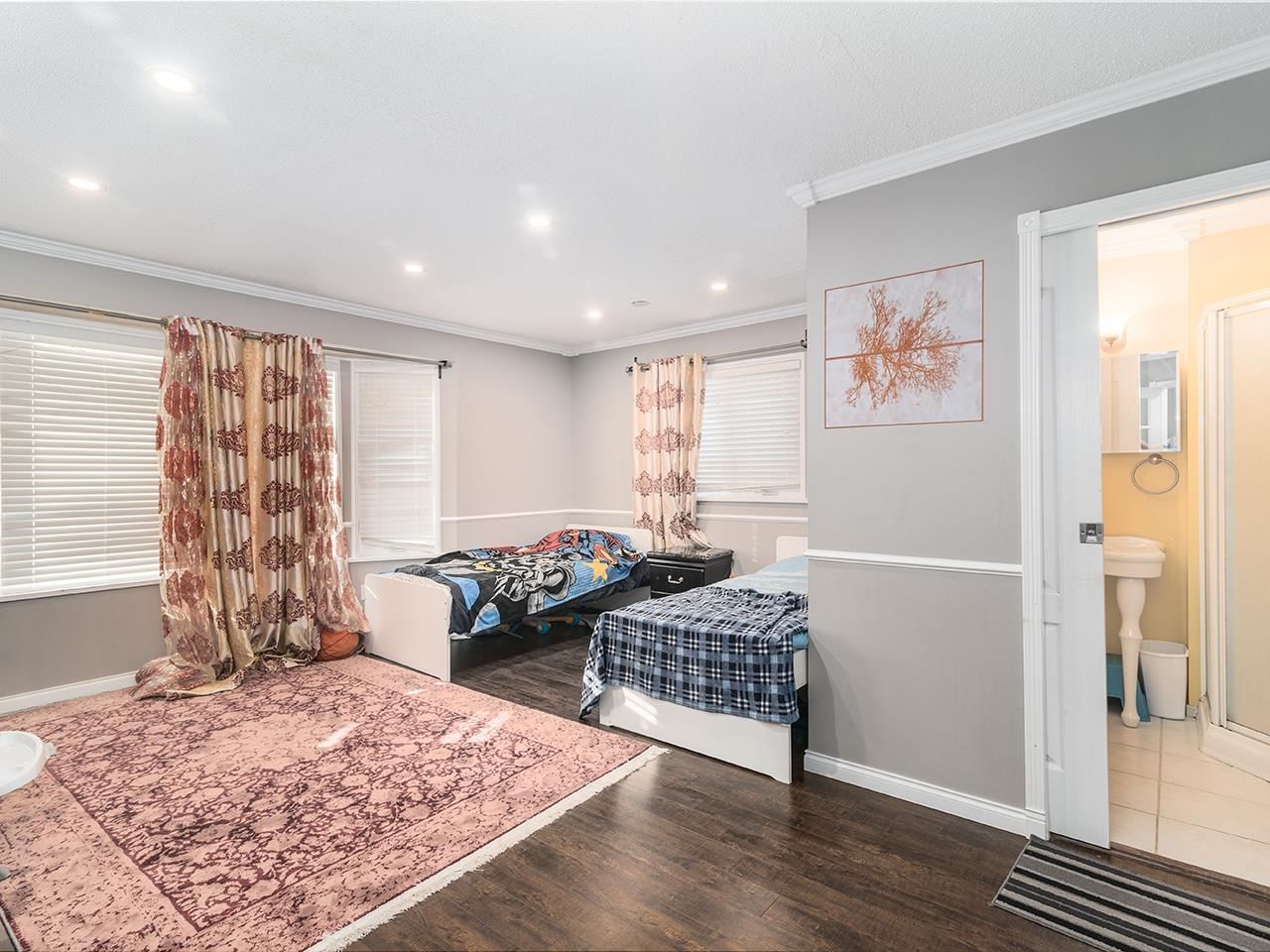 Listing Image 14