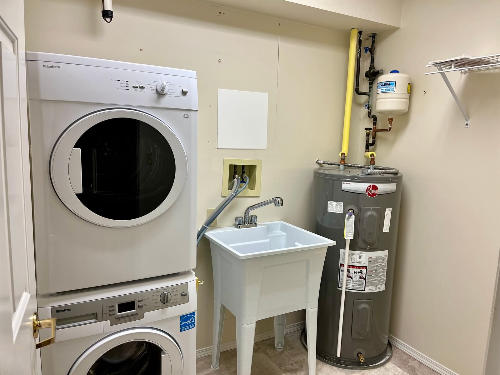 Listing Image 18