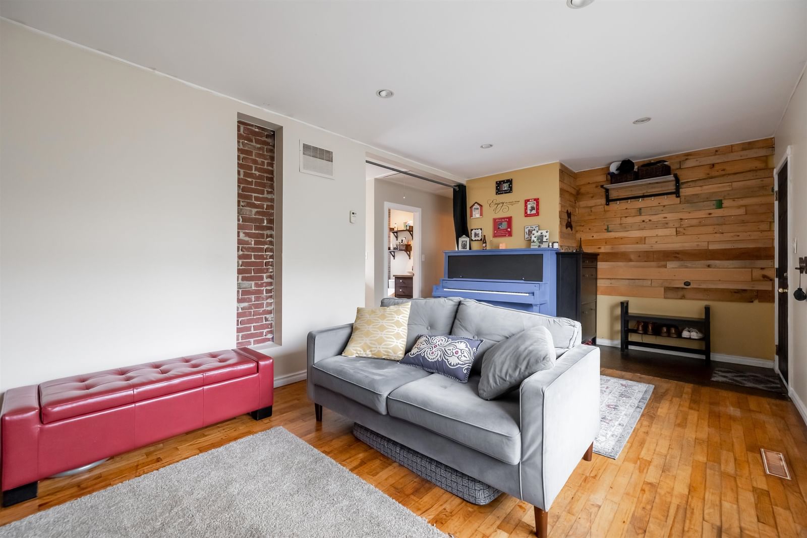 Listing Image 14