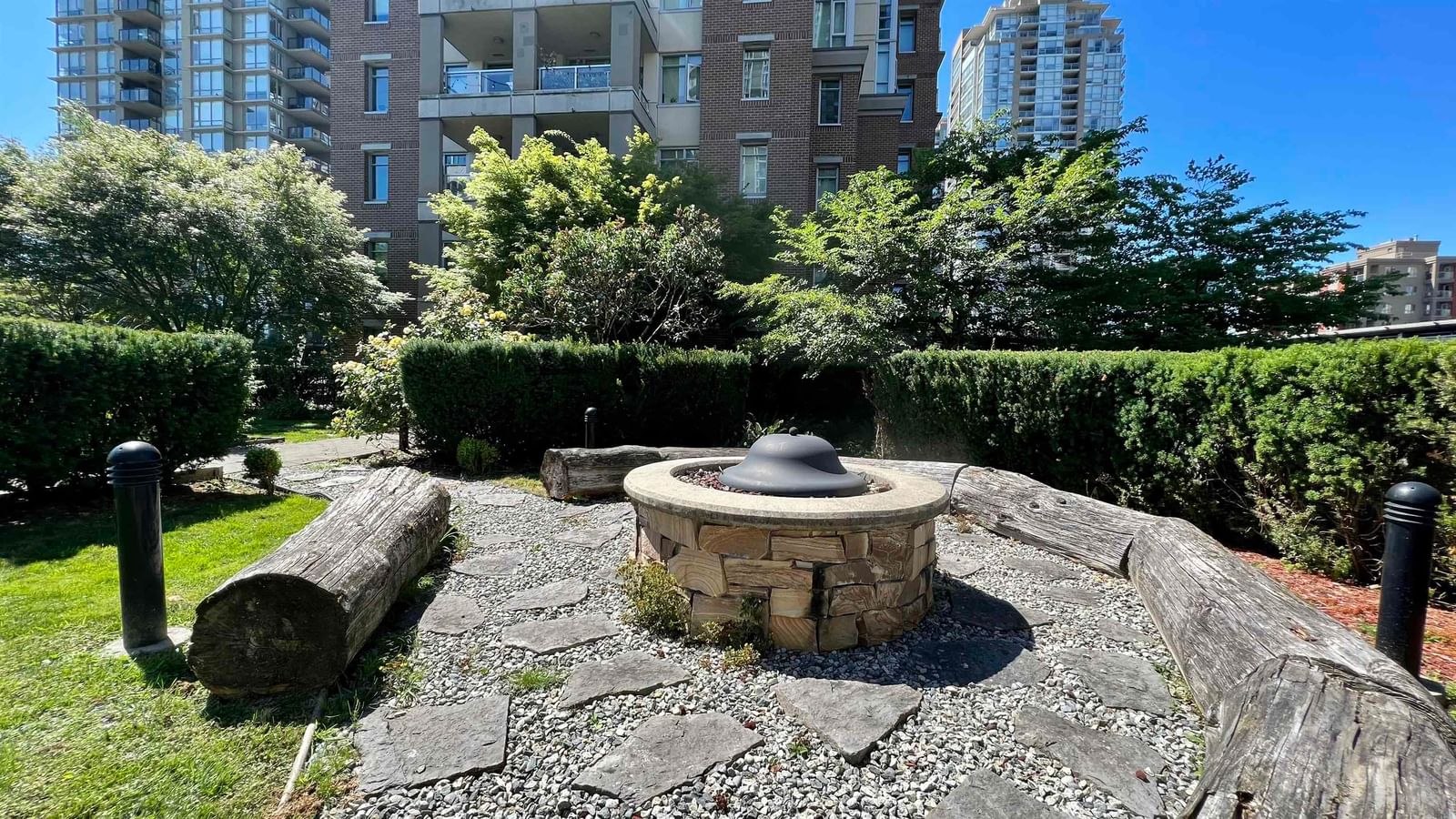 Listing Image 16