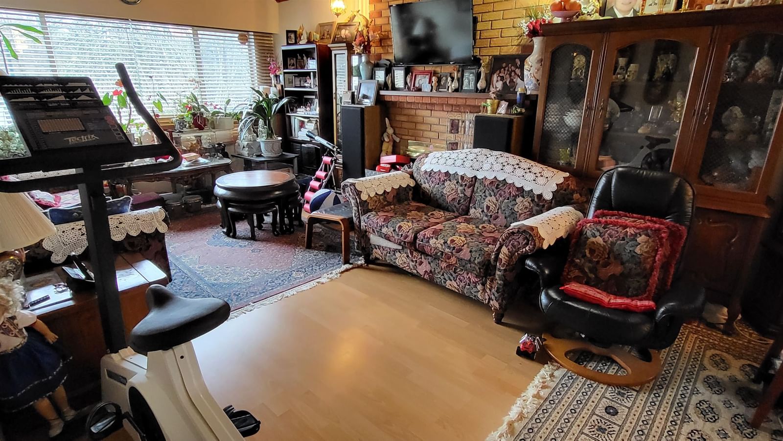 Listing Image 12