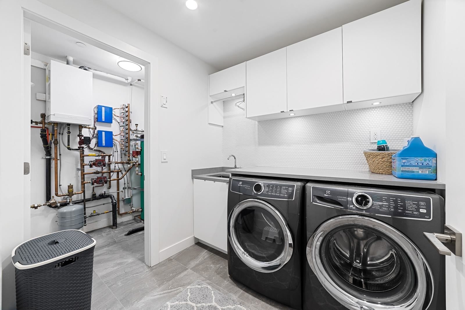 Listing Image 36