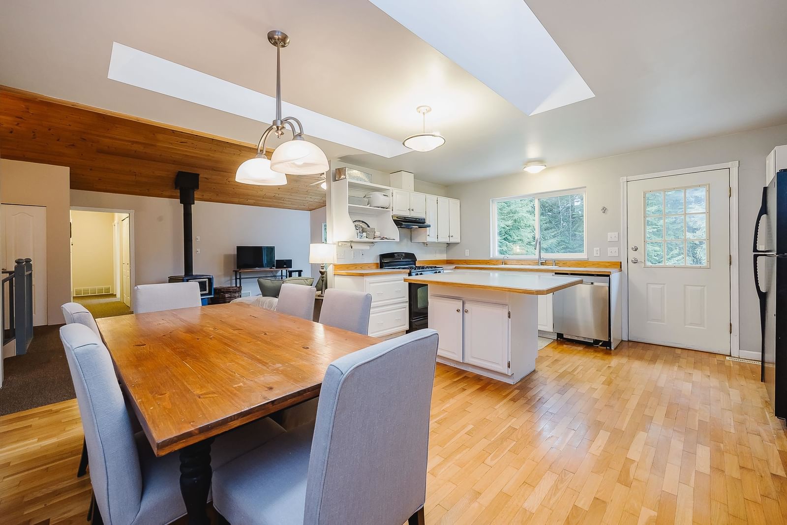 Listing Image 9