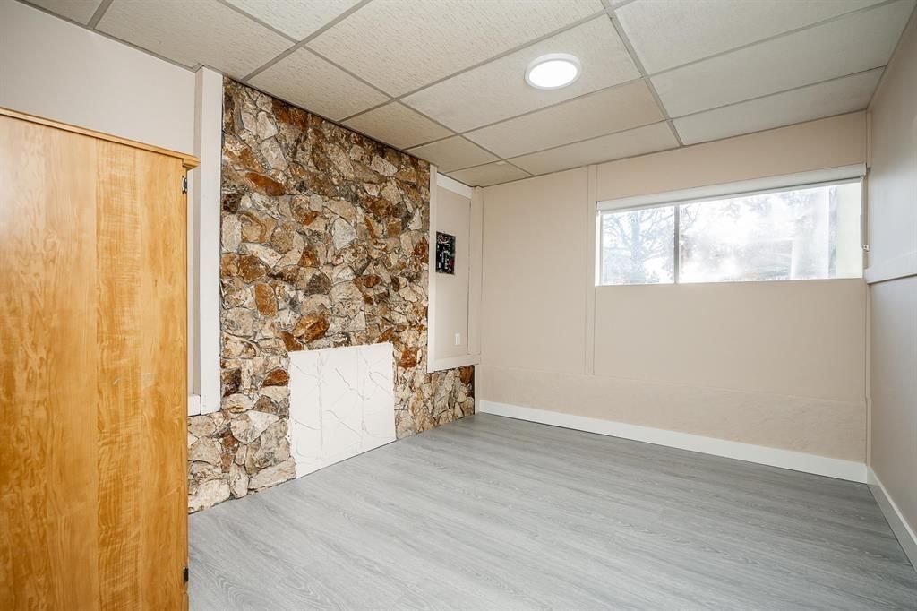 Listing Image 27