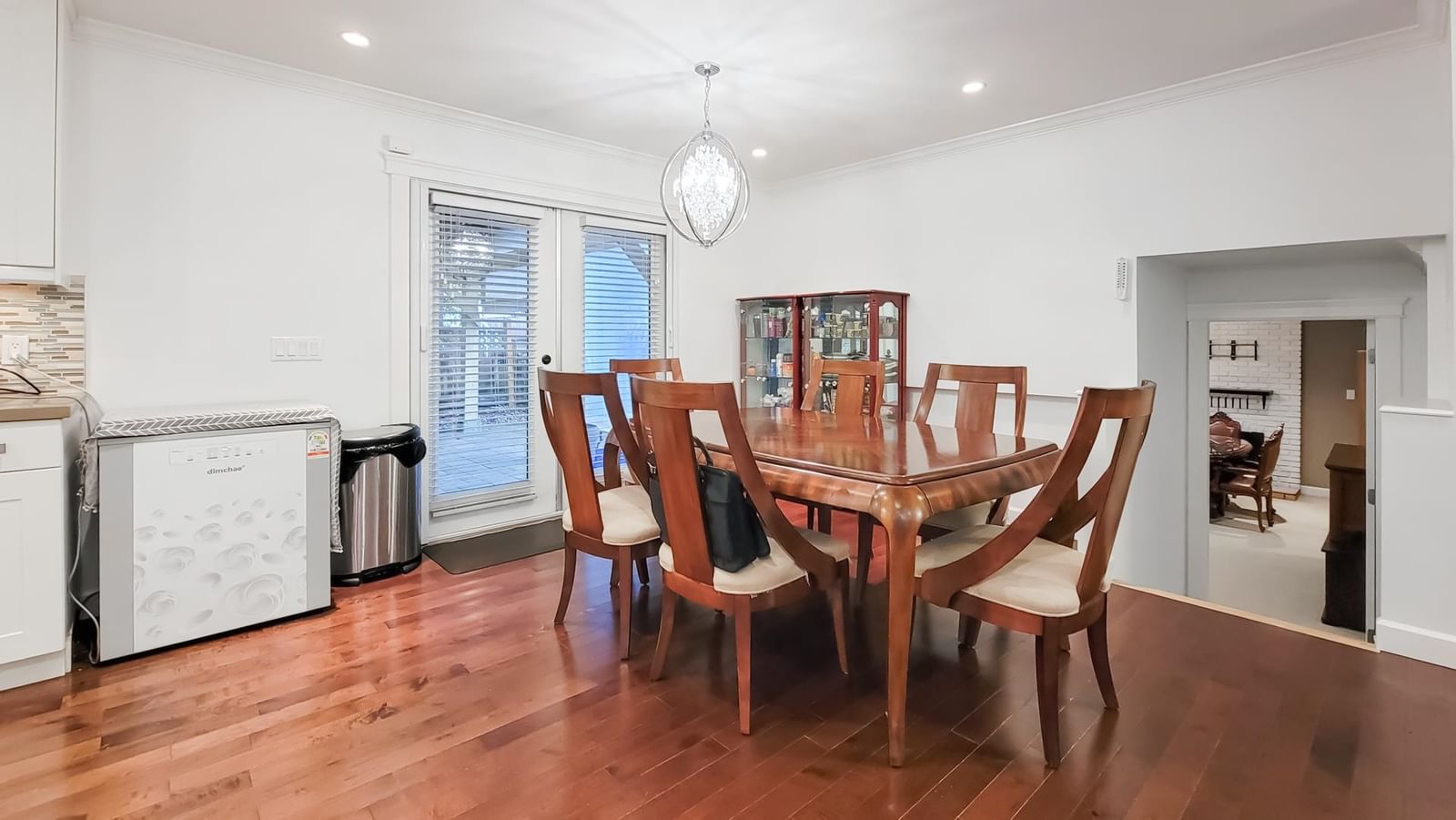 Listing Image 10