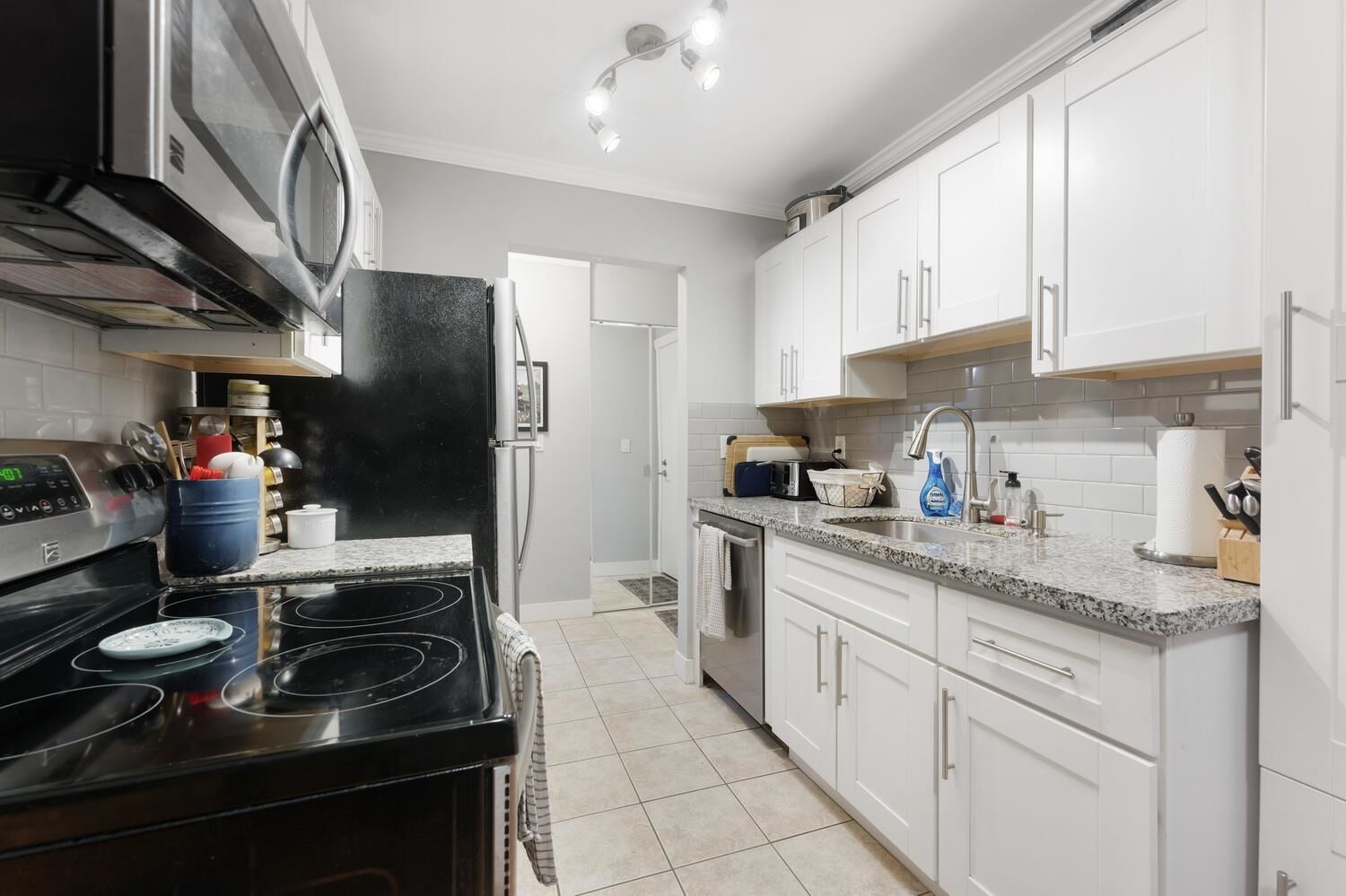 Listing Image 10