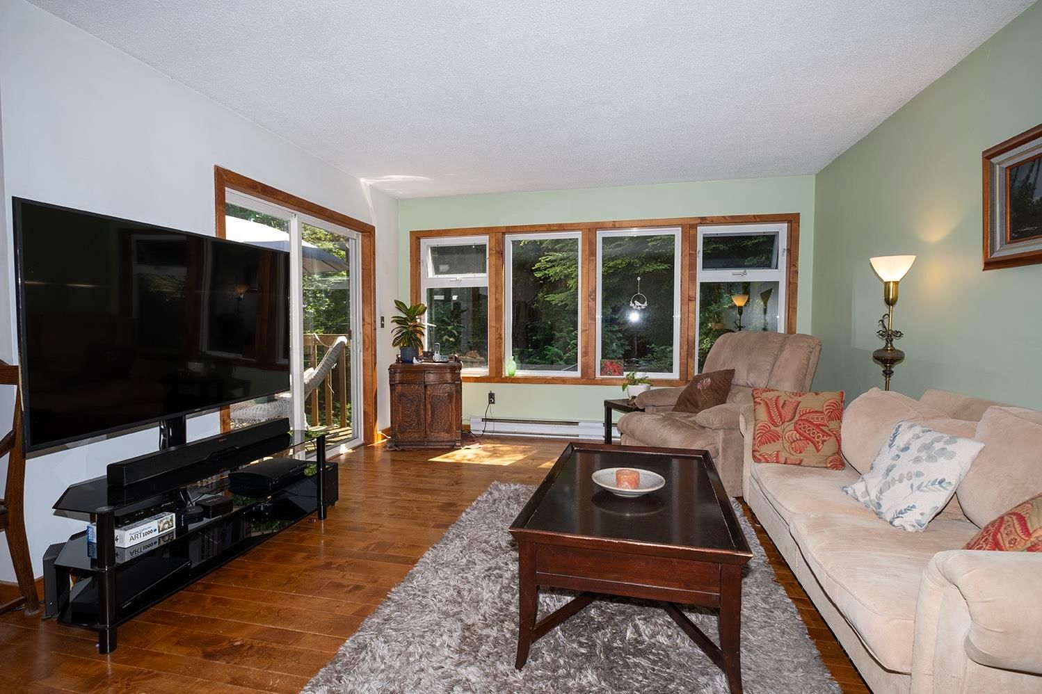 Listing Image 6