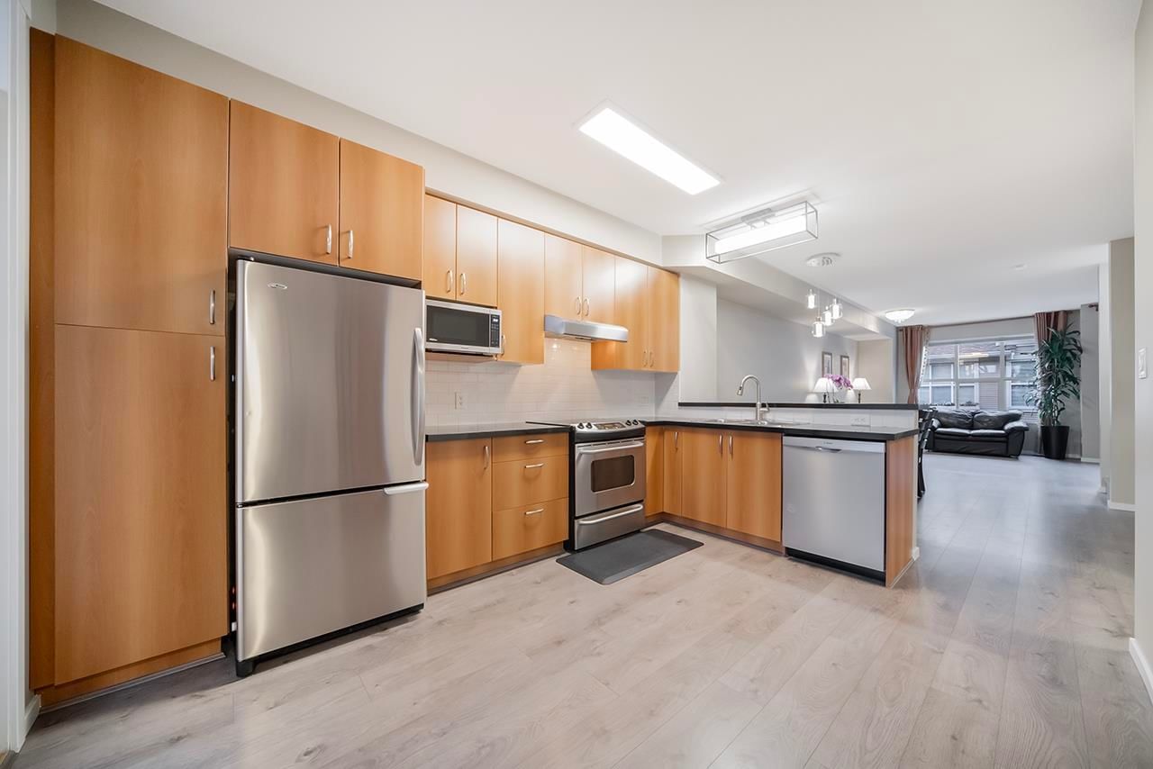 Listing Image 11