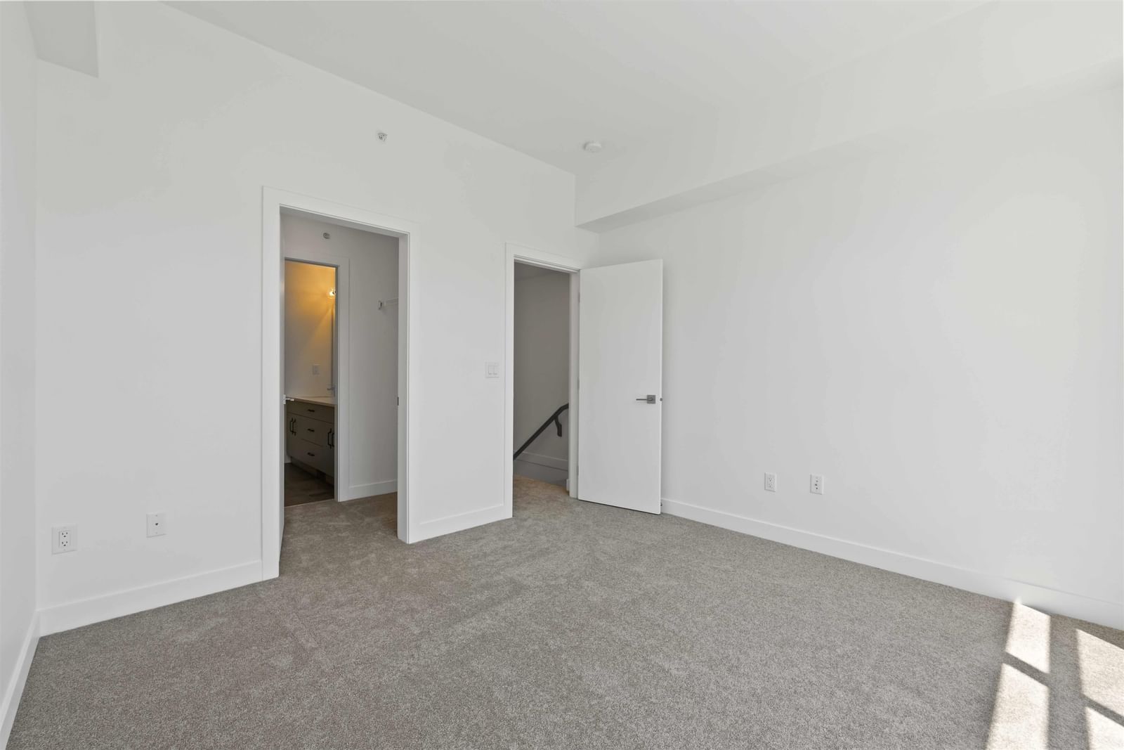Listing Image 30