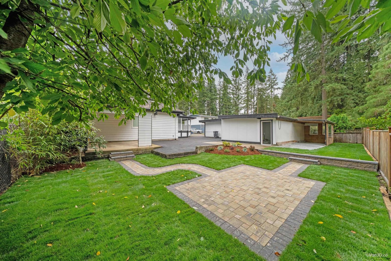 Listing Image 5