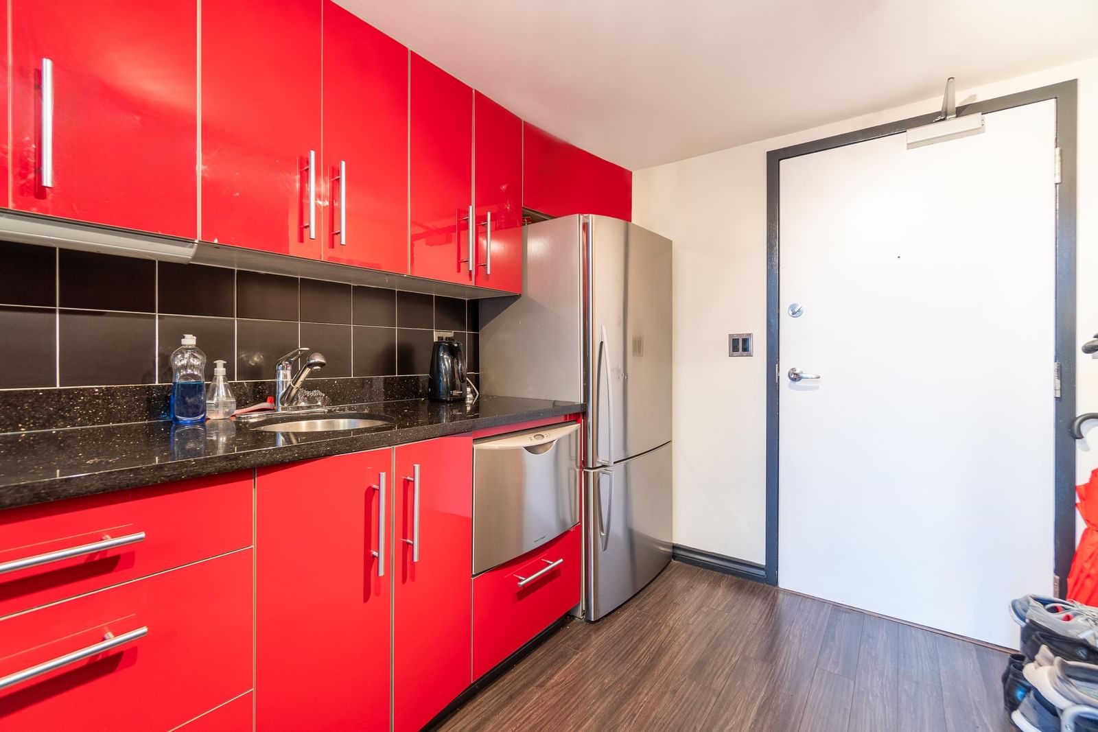 Listing Image 12