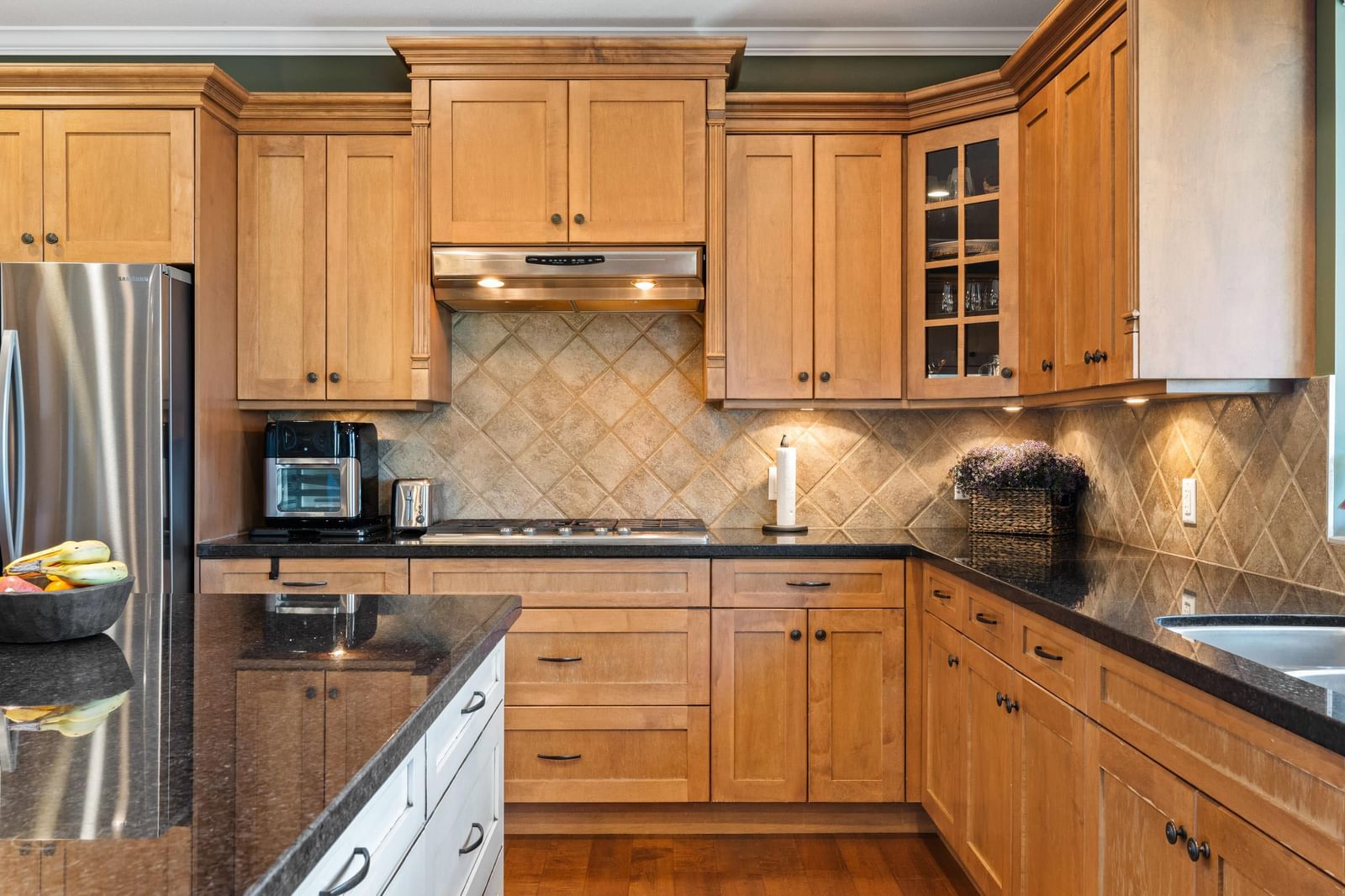 Listing Image 12