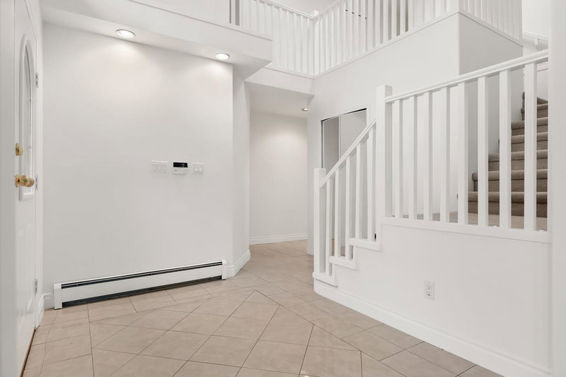 13636 60a Avenue, Surrey, V3X 3L1 | Image 3