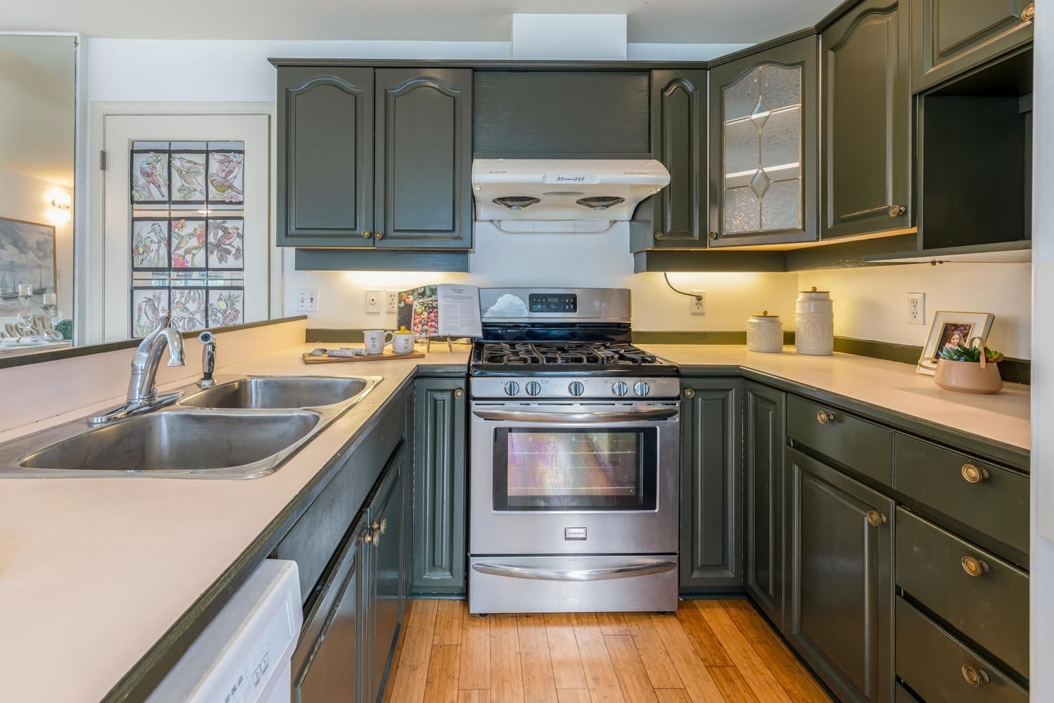 Listing Image 9