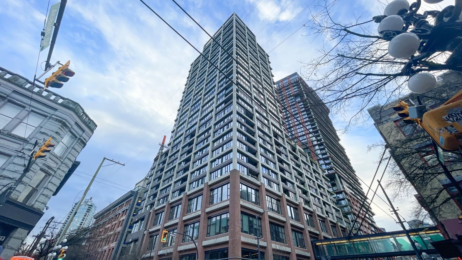 Listing Image 1