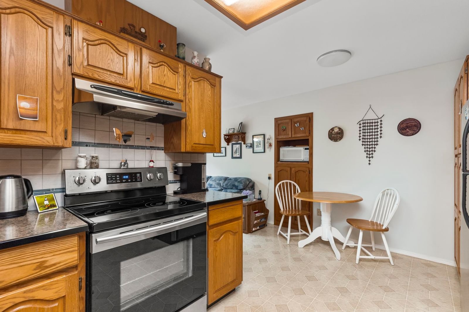 Listing Image 11