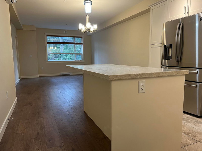 404 - 14588 Mcdougall Drive, Surrey, V4P 0H1 | Image 3