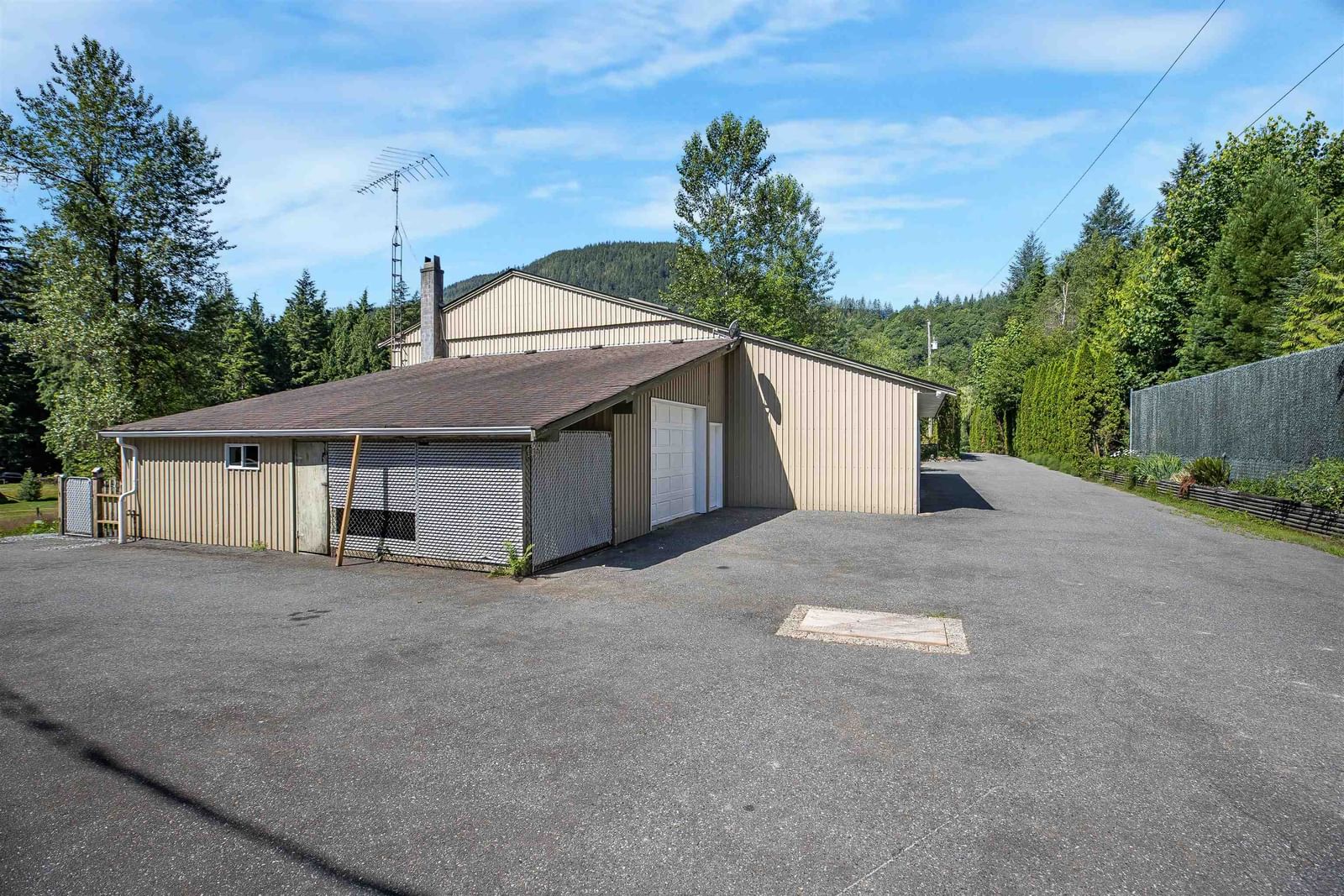 Listing Image 12