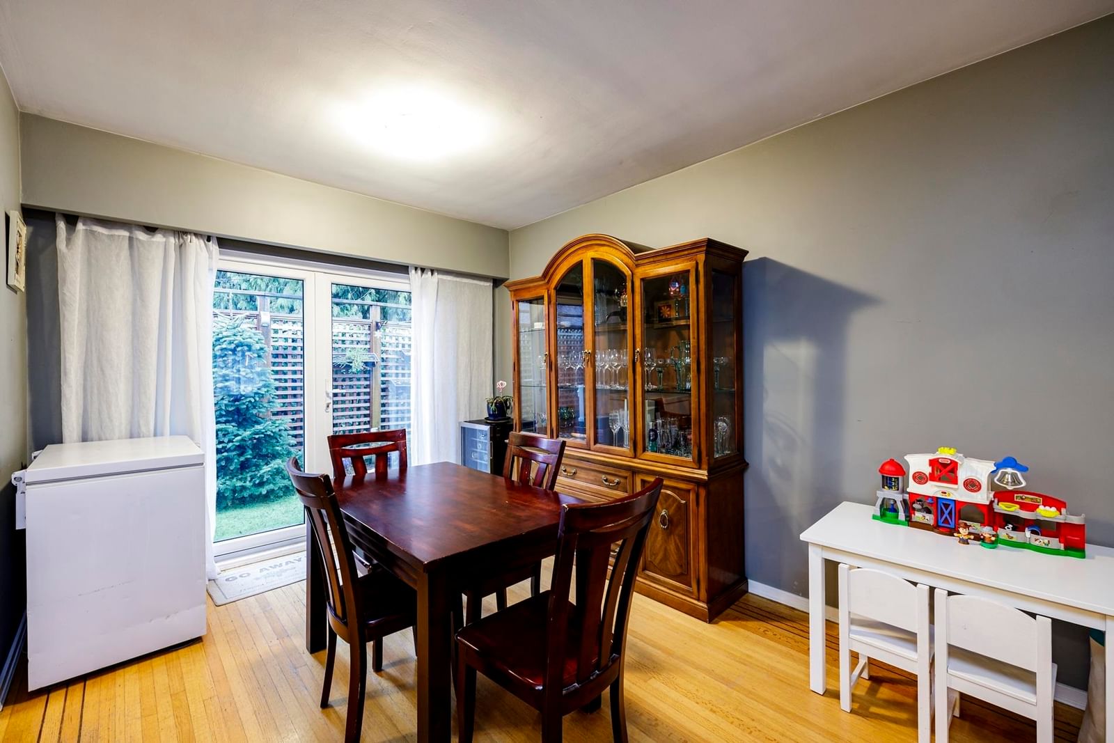 Listing Image 9