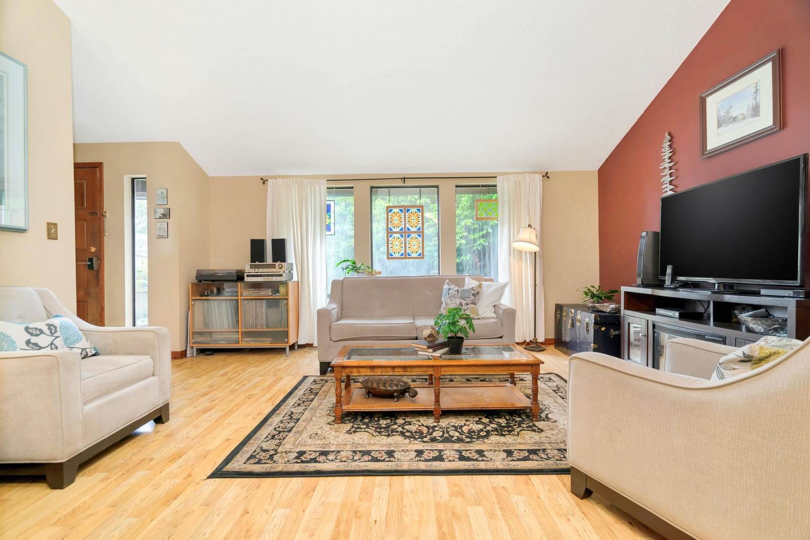 Listing Image 5