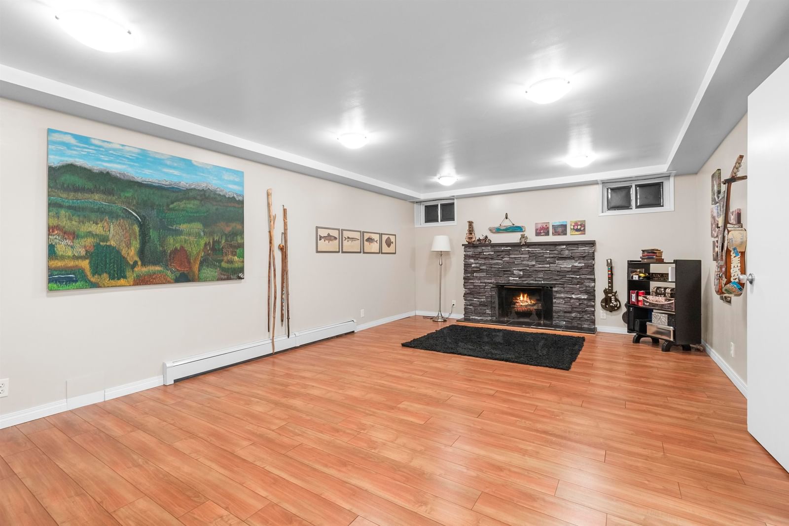 Listing Image 25