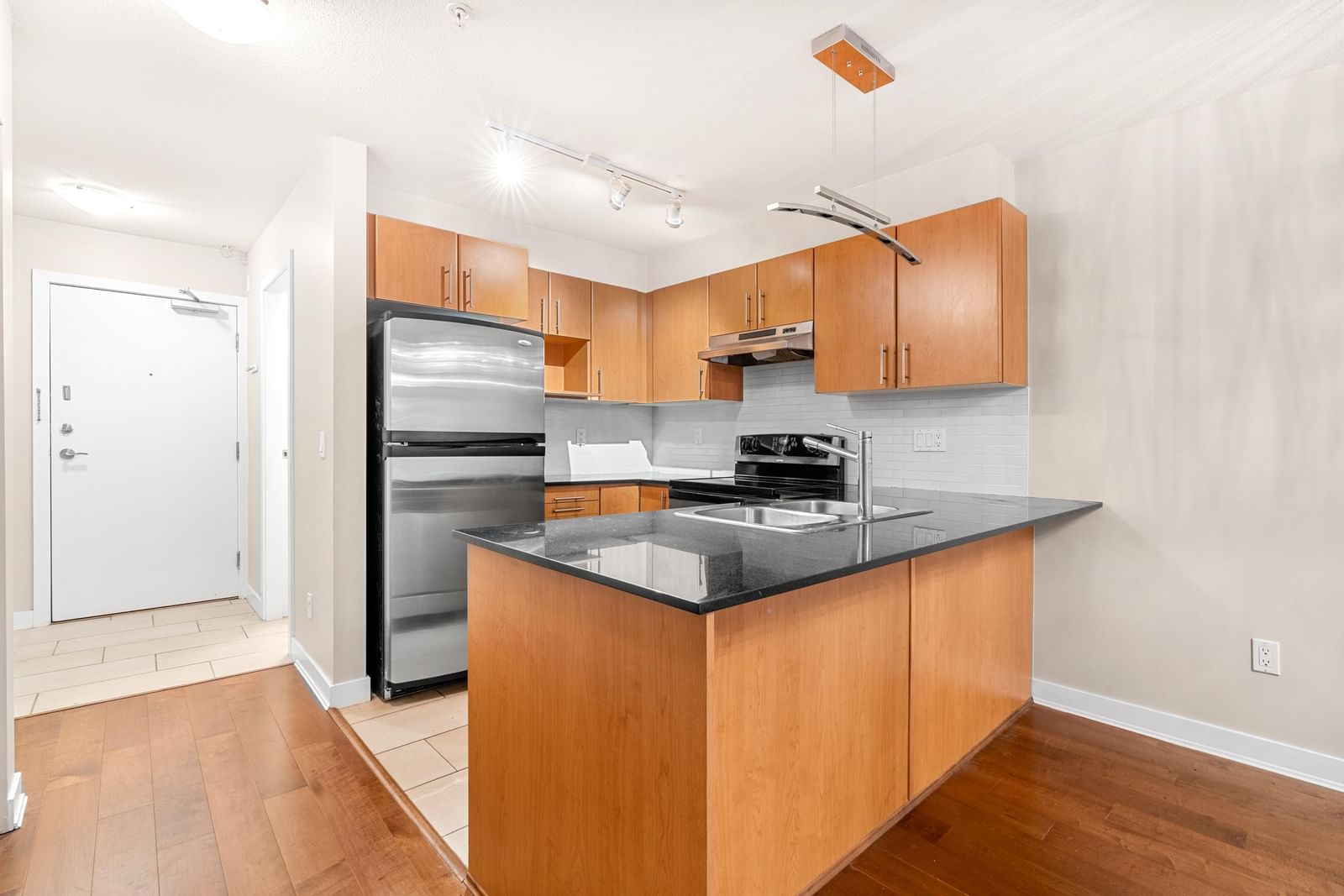 Listing Image 16