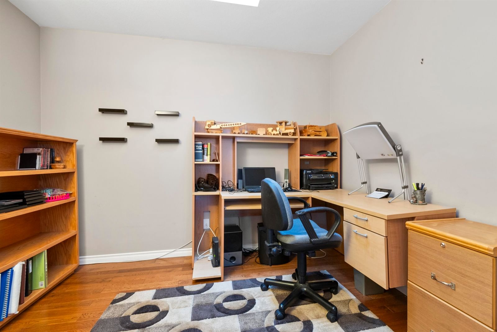Listing Image 12