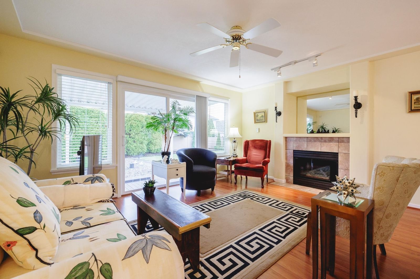 Listing Image 11