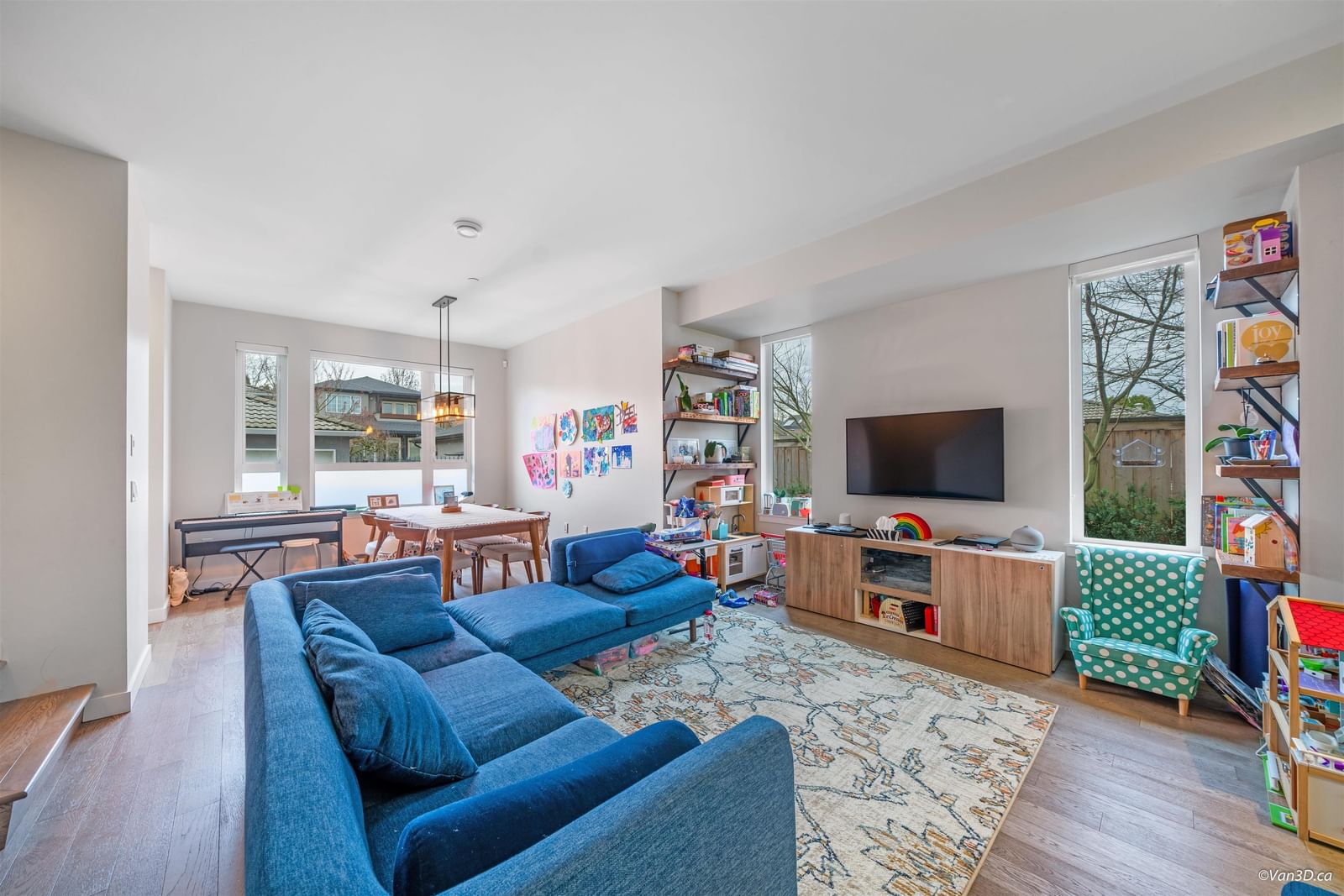 Listing Image 3