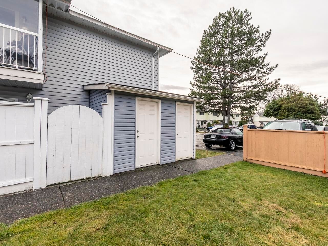 Listing Image 8