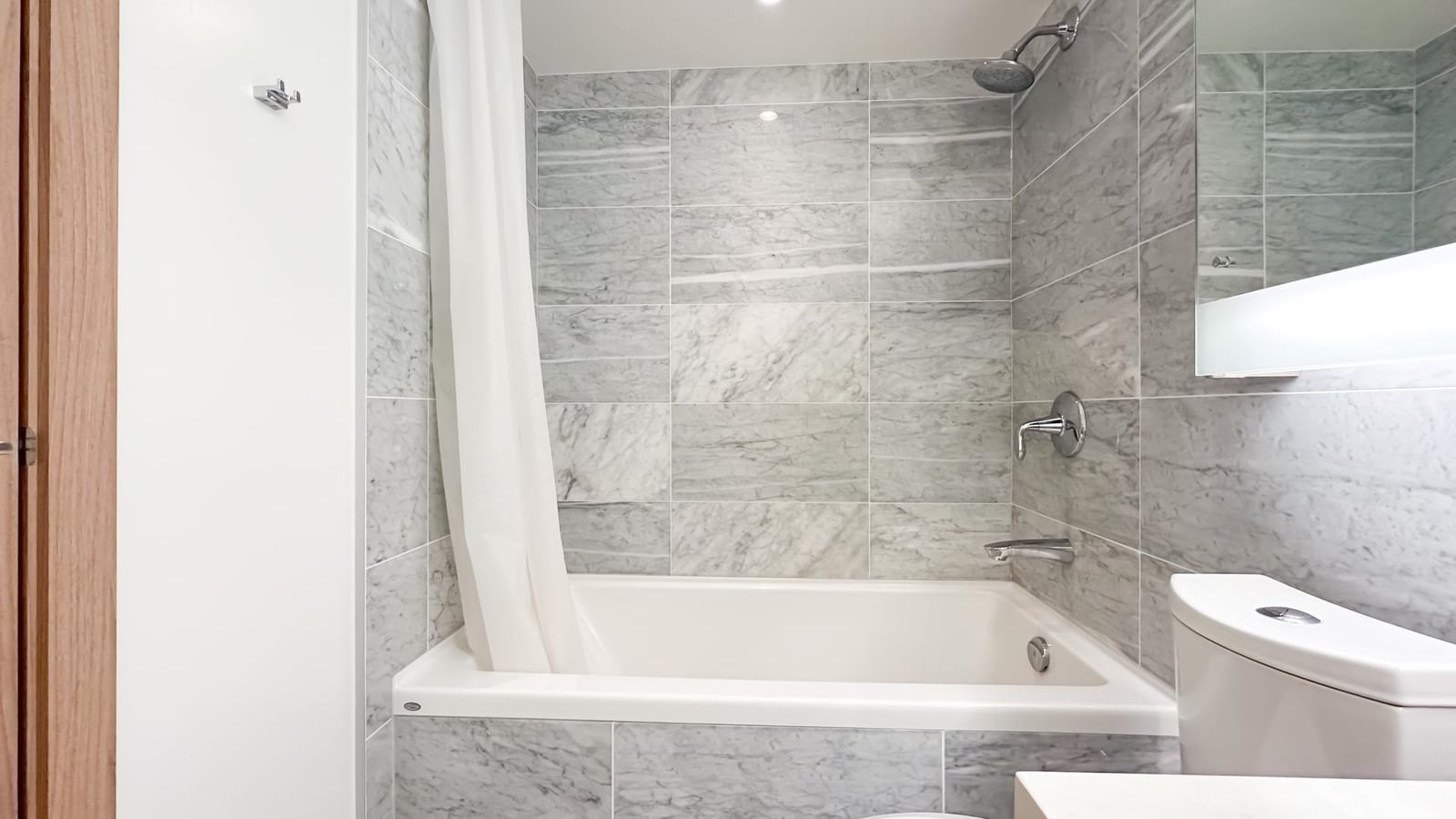 Listing Image 24