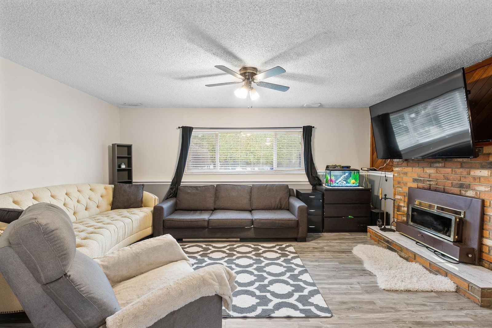 Listing Image 22