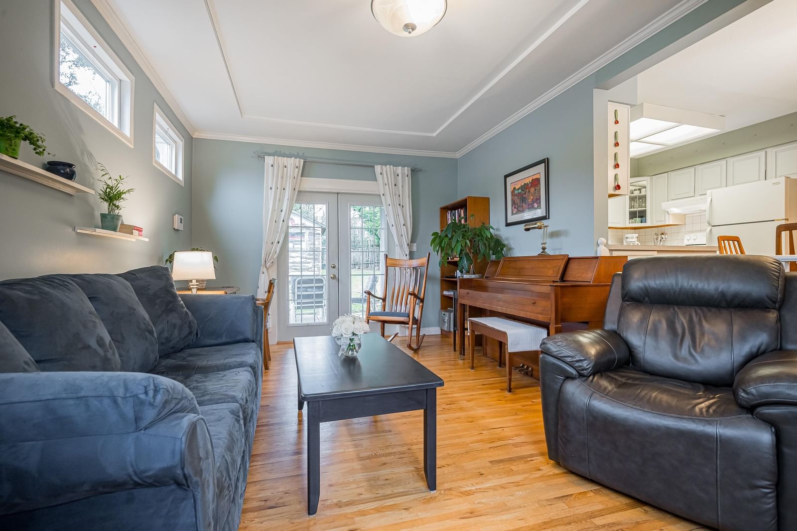 Listing Image 12