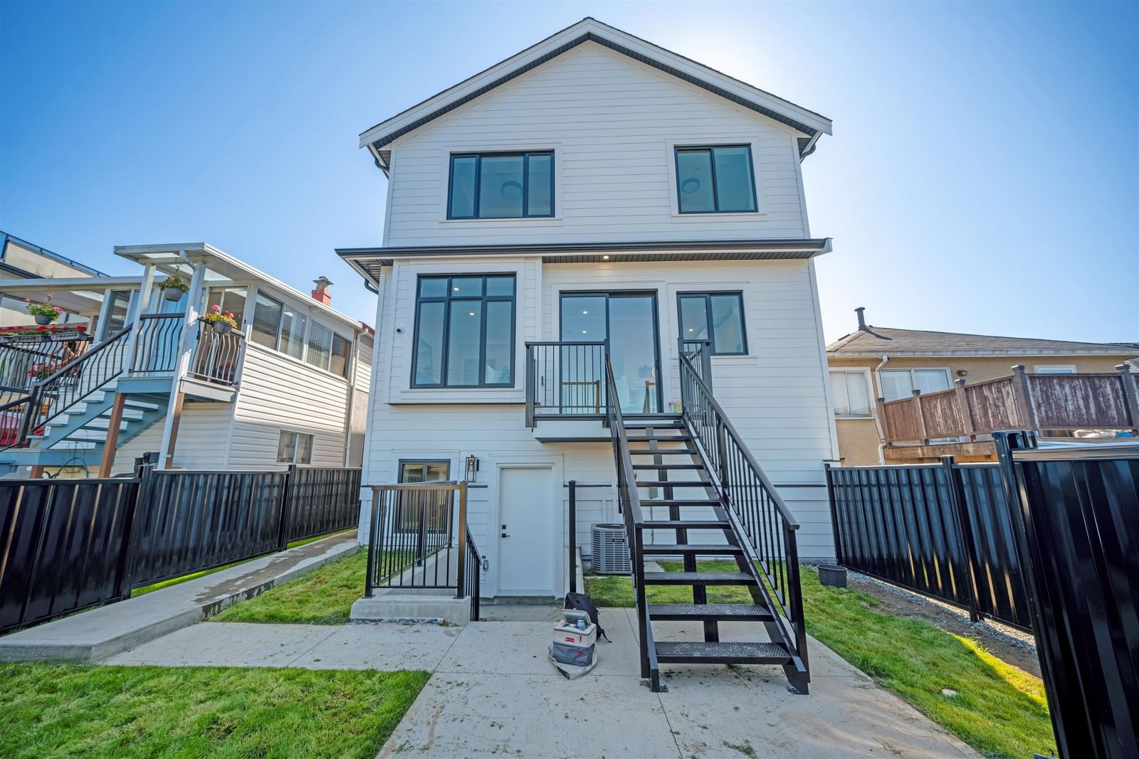 Listing Image 19