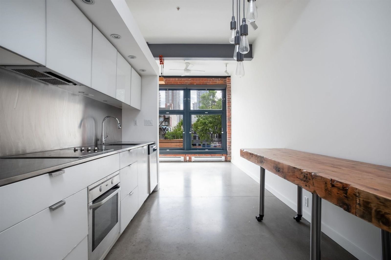 Listing Image 6