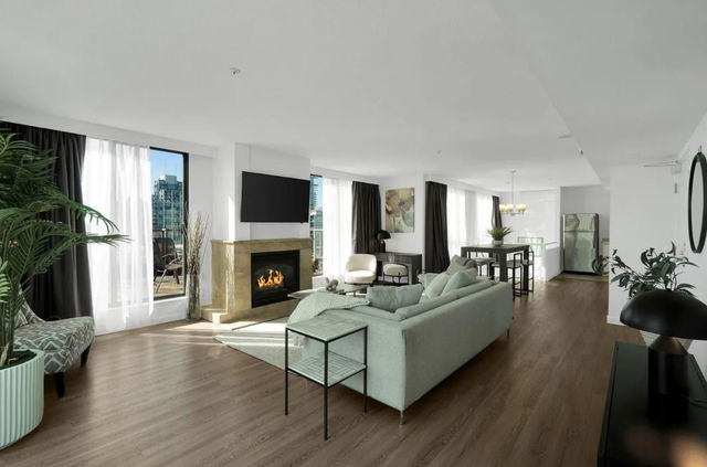 722 - 1200 Hornby Street