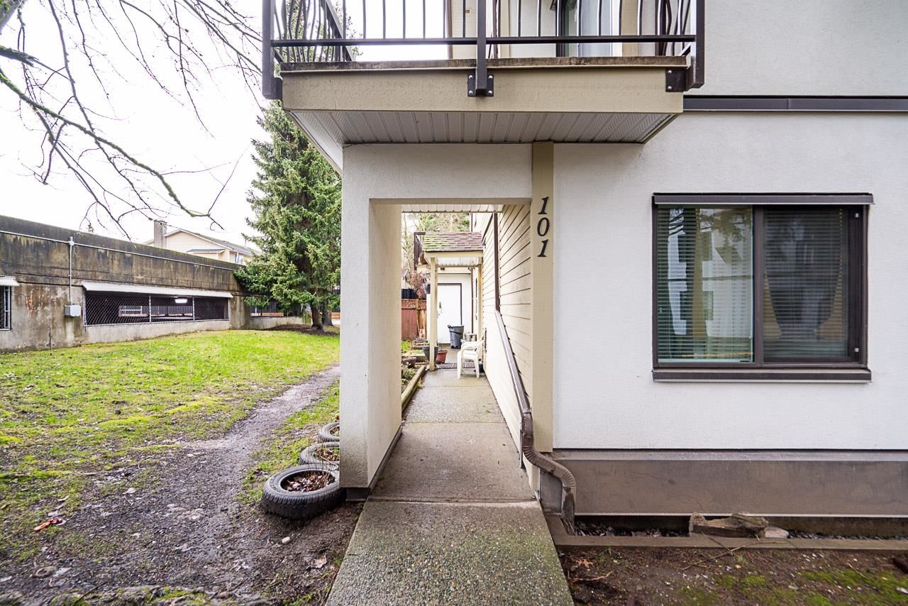 Listing Image 4