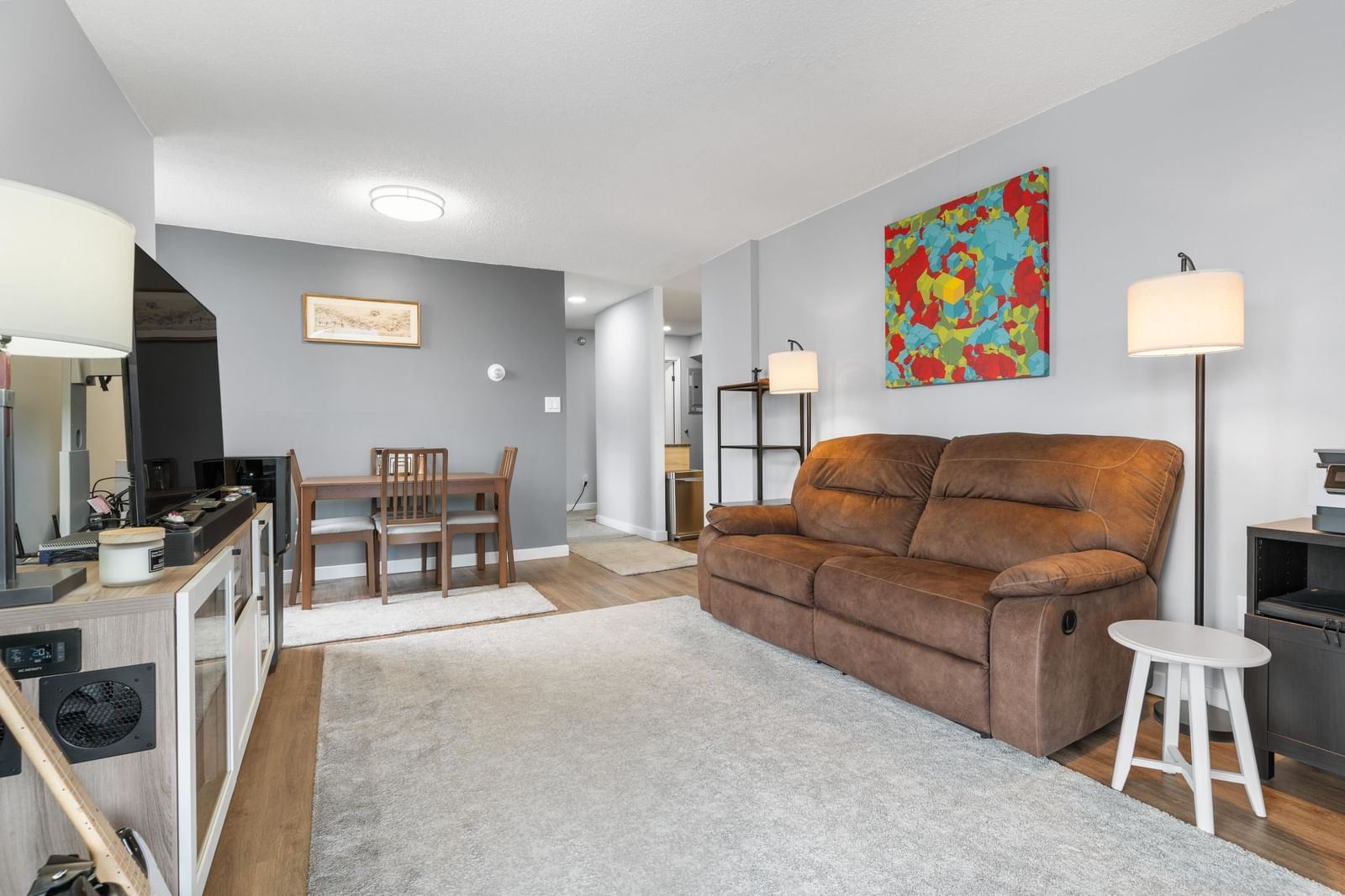 Listing Image 12
