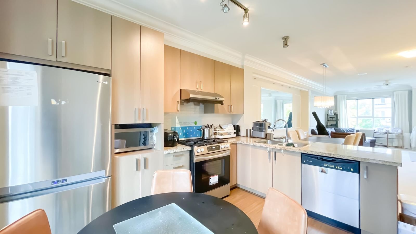 Listing Image 5